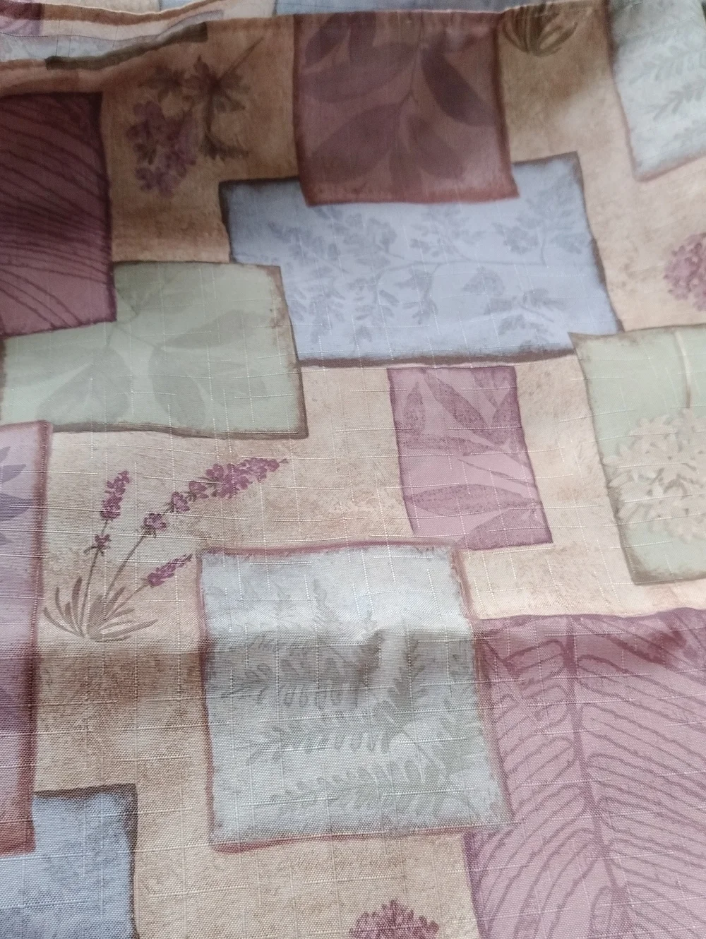 Tablecloth Patchwork Features pastel floral designs